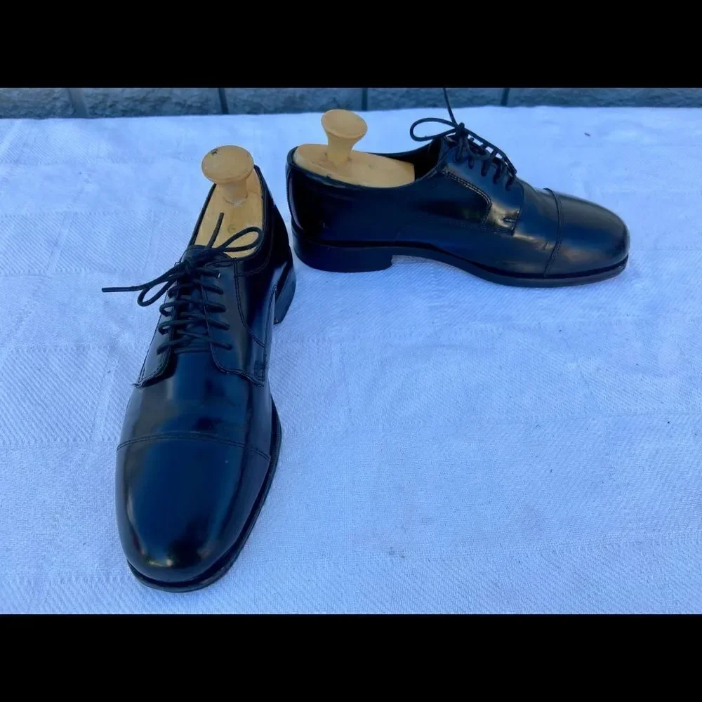 Nunn Bush Size 8.5M Black Leather Cap Toe Oxfords. Worn In TV Show.